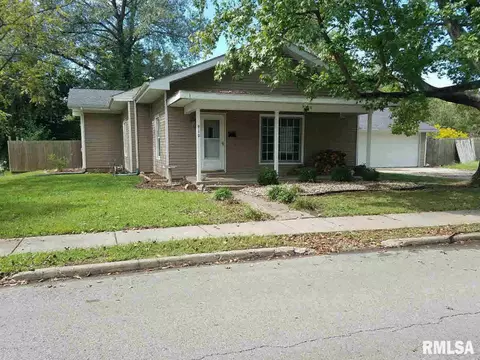 910 S Madison St, Marion, IL 62959 photo 2