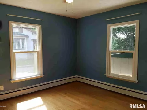 910 S Madison St, Marion, IL 62959 photo 24