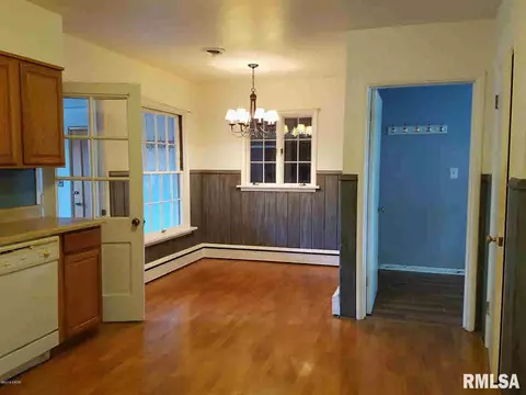 910 S Madison St, Marion, IL 62959 photo 16