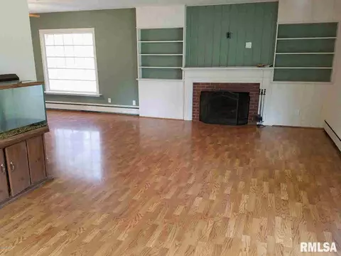 910 S Madison St, Marion, IL 62959 photo 6