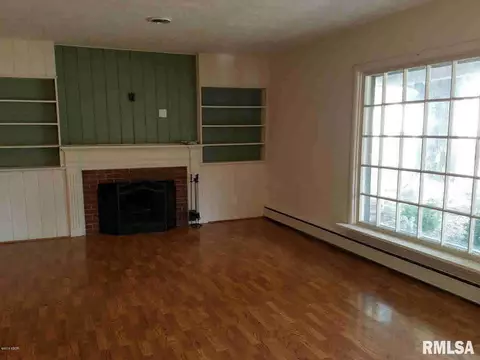 910 S Madison St, Marion, IL 62959 photo 7