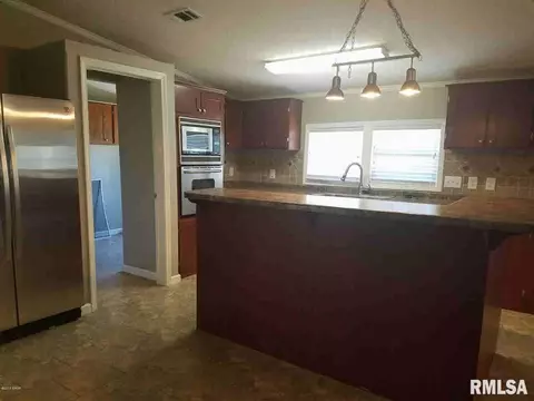 103 S 37th St, Herrin, IL 62948 photo 36