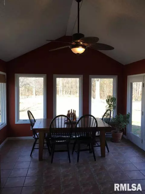6572 Roberts Rd, Marion, IL 62959 photo 5