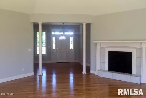 1600 E Clark Trl, Herrin, IL 62948 photo 3