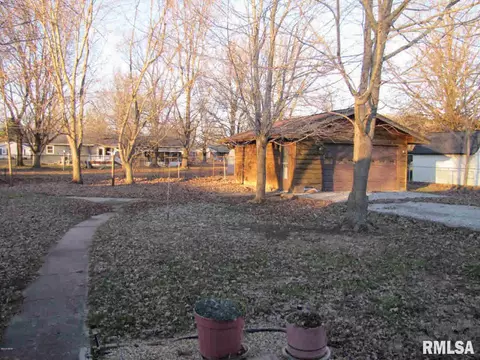 210 Circle Dr, Salem, IL 62881 photo 32