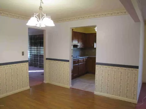 210 Circle Dr, Salem, IL 62881 photo 7