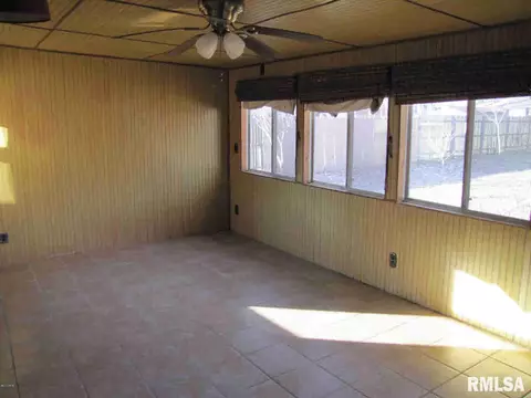 210 Circle Dr, Salem, IL 62881 photo 27