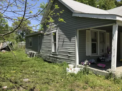 828 Elder St, Eldorado, IL 62930 photo 2