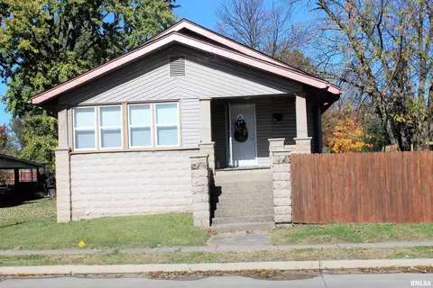 902 W Boulevard St, Marion, IL 62959 photo 2
