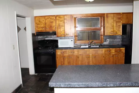 404 S 1st St, Marion, IL 62959 photo 4