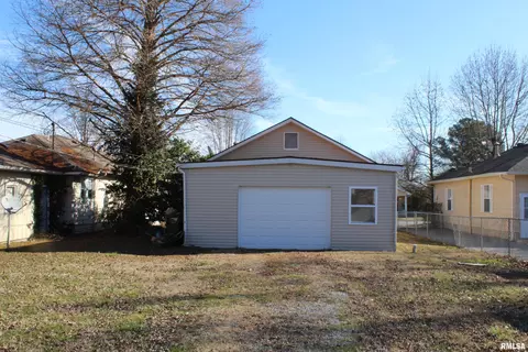 404 S 1st St, Marion, IL 62959 photo 3