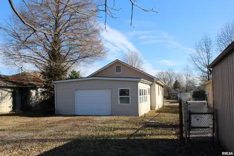 404 S 1st St, Marion, IL 62959 photo 2