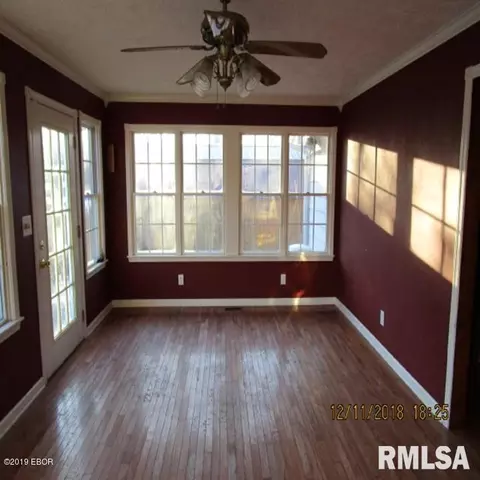 1200 Academy St, Eldorado, IL 62930 photo 5