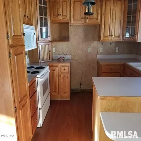 1200 Academy St, Eldorado, IL 62930 photo 3