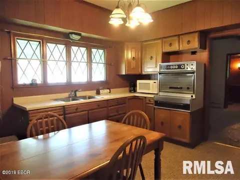 603 W Ray Ave, Christopher, IL 62822 photo 4