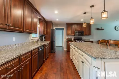 1405 Trolley Rd, Eldorado, IL 62930 photo 9