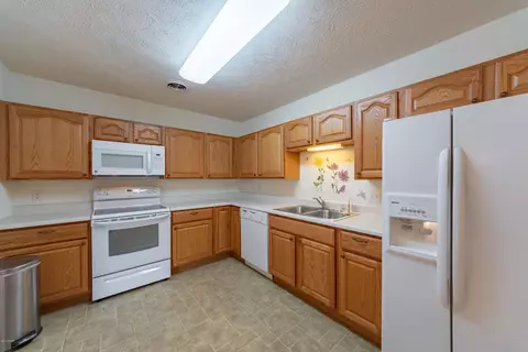 1500 Apache Dr, Marion, IL 62959 photo 7