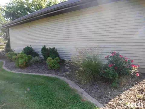 218 Cope Dr, Salem, IL 62881 photo 25