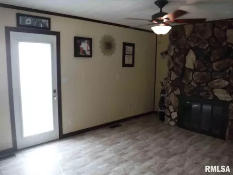 218 Cope Dr, Salem, IL 62881 photo 9