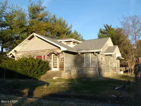 820 N 18th St, Herrin, IL 62948 photo 1