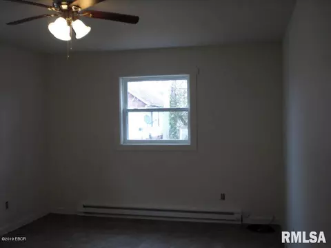 719-721 E Monroe St, Herrin, IL 62948 photo 4
