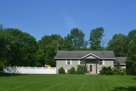 658 Deerfield Rd, Walnut Hill, IL 62893 photo 1