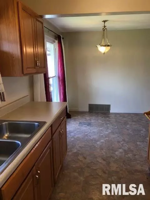 3105 Cherry St, Mount Vernon, IL 62864 photo 12