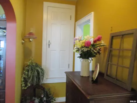 614 E Main St, Benton, IL 62812 photo 14
