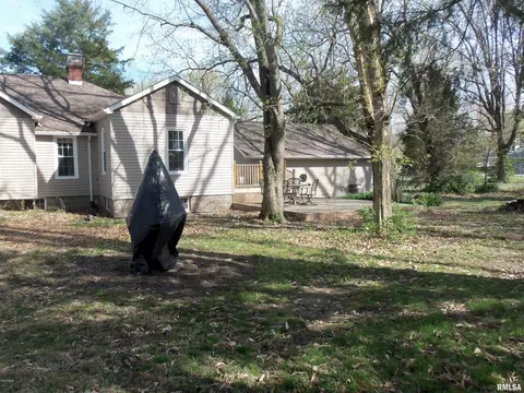 614 E Main St, Benton, IL 62812 photo 40
