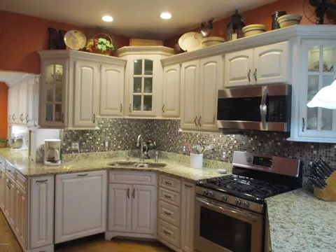614 E Main St, Benton, IL 62812 photo 25