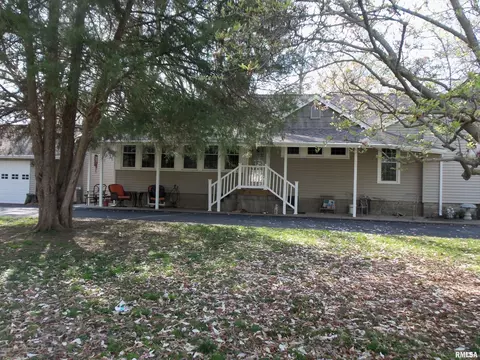 614 E Main St, Benton, IL 62812 photo 38