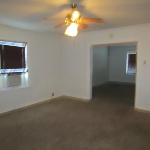 305 E Marion St, Marion, IL 62959 photo 5