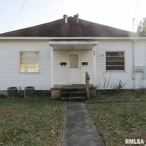 305 E Marion St, Marion, IL 62959 photo 1