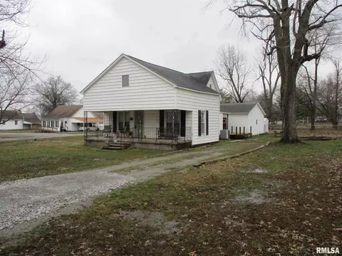 700 S 23rd St, Herrin, IL 62948 photo 3