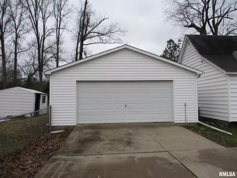 700 S 23rd St, Herrin, IL 62948 photo 7