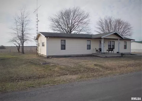 119 Lyle Dr, Hoffman, IL 62250 photo 1