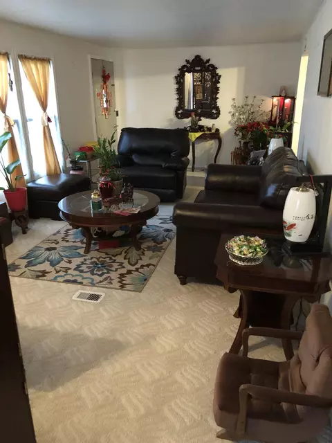 119 Lyle Dr, Hoffman, IL 62250 photo 5