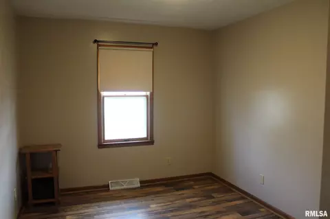 2107 Cedar Ave, Salem, IL 62881 photo 10
