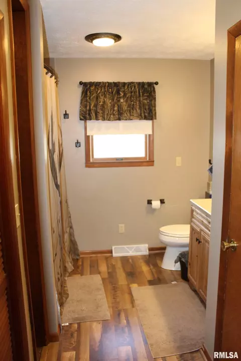 2107 Cedar Ave, Salem, IL 62881 photo 7