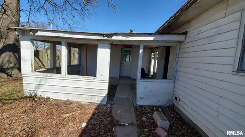 506 E John St, Christopher, IL 62822 photo 6