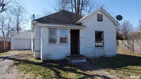 506 E John St, Christopher, IL 62822 photo 2
