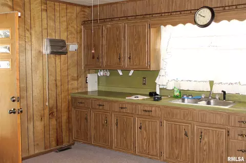 2400 Ridge St, Eldorado, IL 62930 photo 4