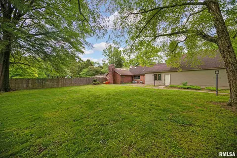 221 Kane Dr, Herrin, IL 62948 photo 3