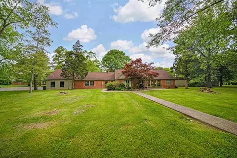 221 Kane Dr, Herrin, IL 62948 photo 4