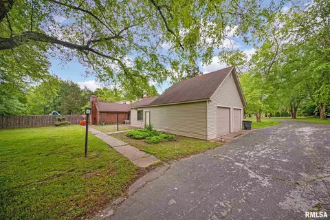 221 Kane Dr, Herrin, IL 62948 photo 5
