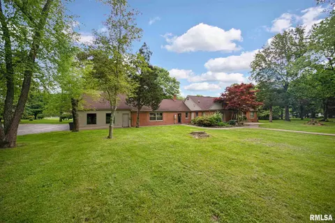 221 Kane Dr, Herrin, IL 62948 photo 1