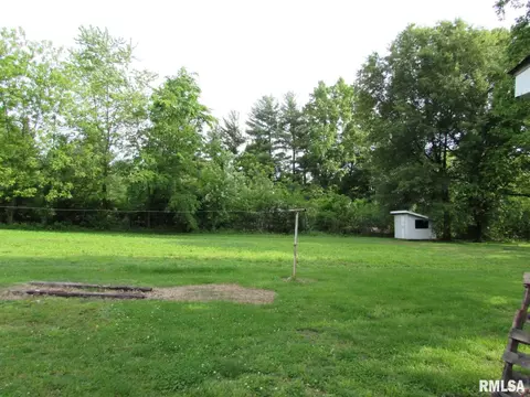 77 Hines St, Murphysboro, IL 62966 photo 2