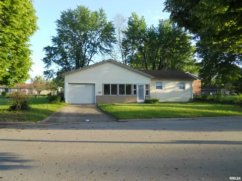 517 E Willow St, Carbondale, IL 62901