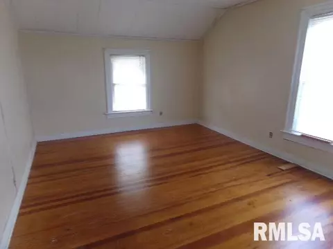 1161 2nd St, Eldorado, IL 62930 photo 8