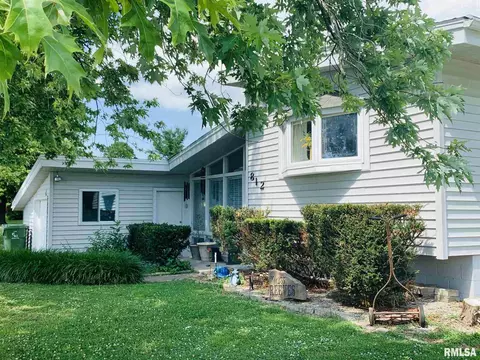 812 E Davie St, Anna, IL 62906 photo 3